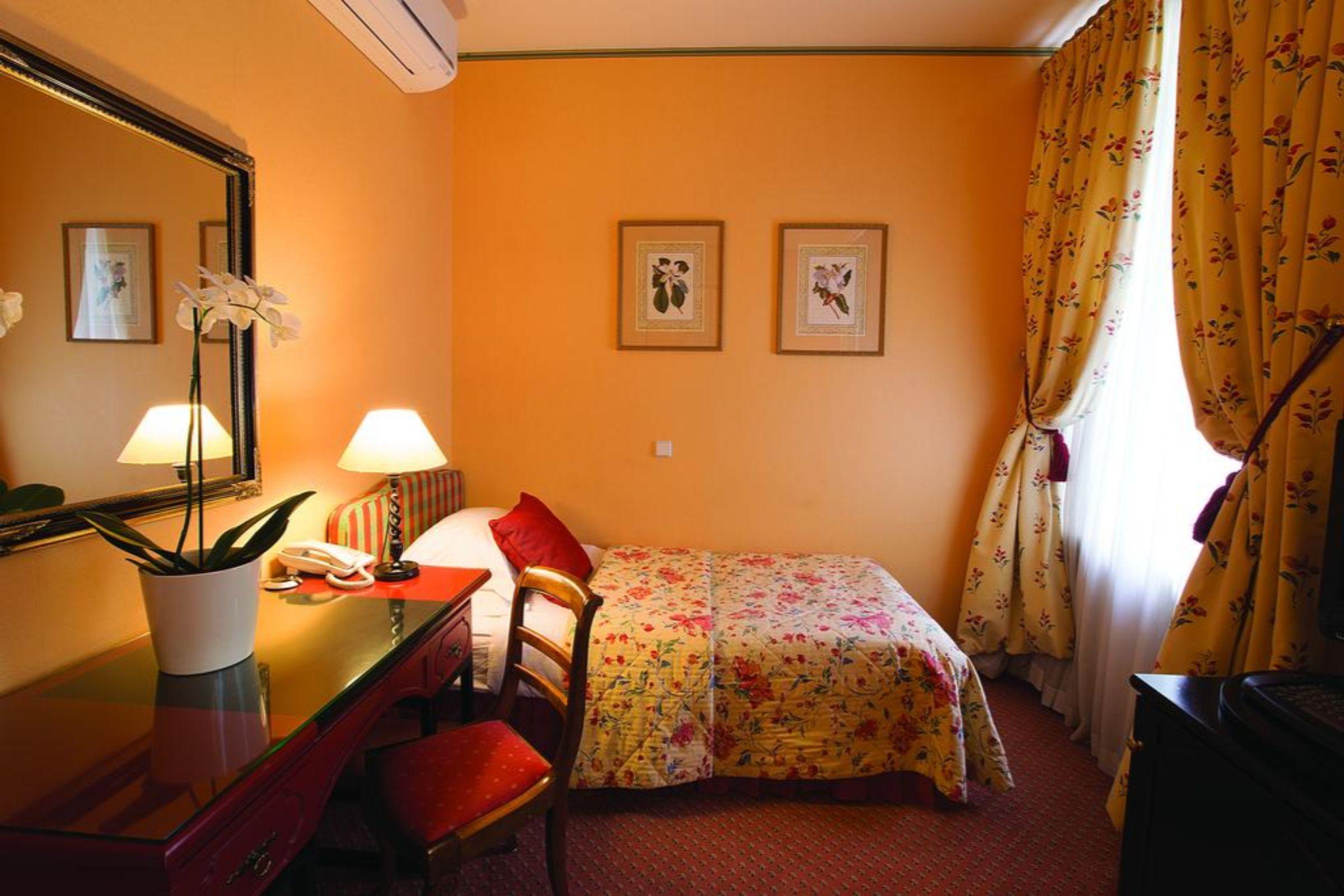 Narutis - Small Luxury Of The World
